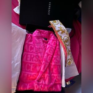 Hot pink / Versace bath robe